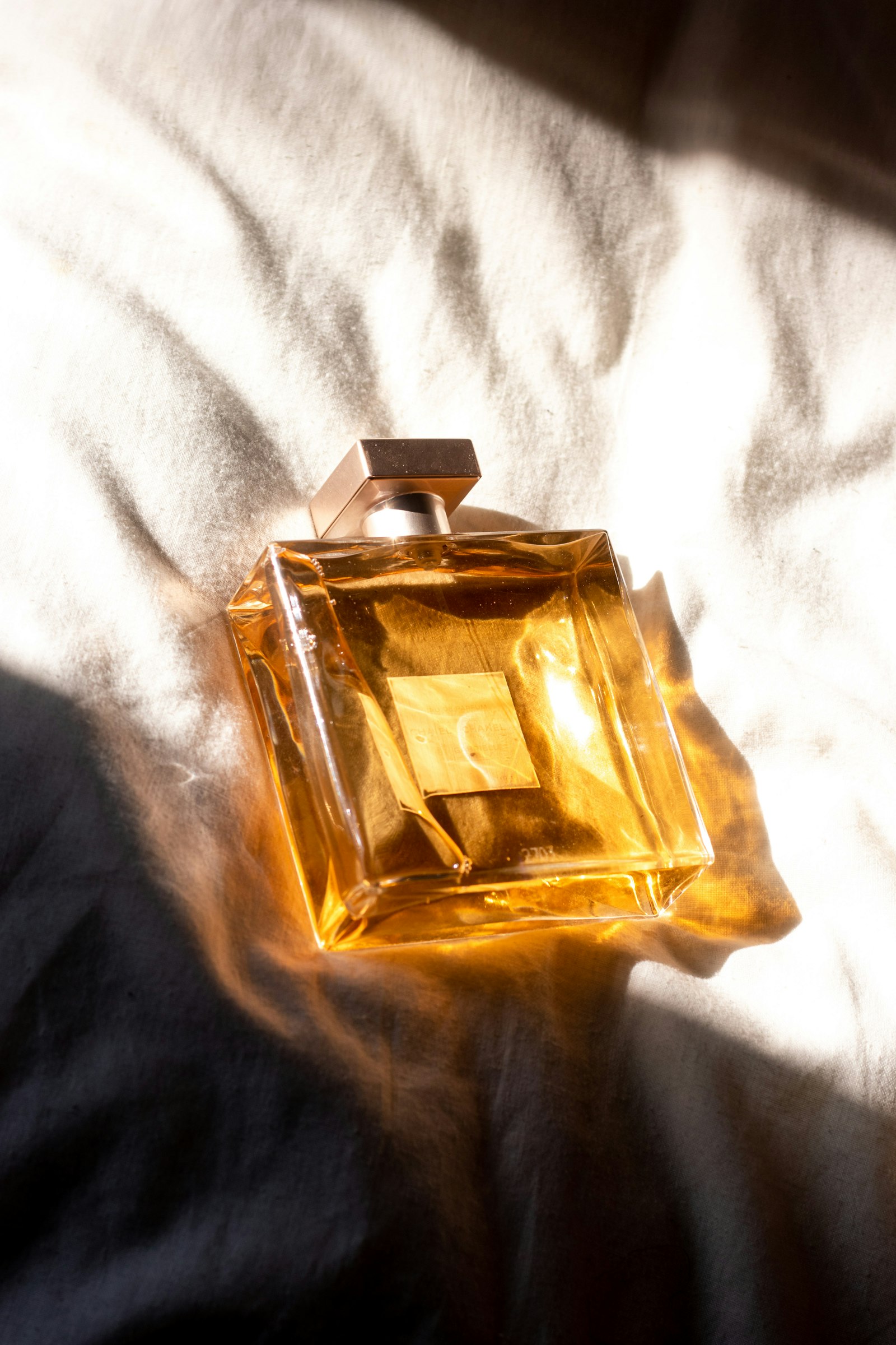 Parfums d'hiver, parfums d'été : faut-il vraiment changer ?
